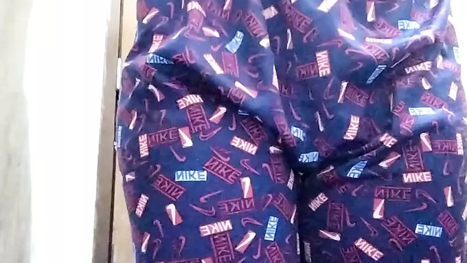Hintli Genç (18+), Ev Yapımı Videoda Anal Ve Kendi Kendine Zevk Alıyor