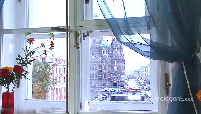 Sevimli Rus Genç Kızın Derin Göt Deliği Deliniyor, Am Sikiş Videosu