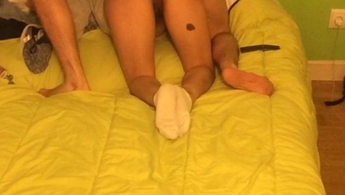 Ilk Kez 18 Yaşındaki Bir Kızın Poposunda Vibratör Kullanarak