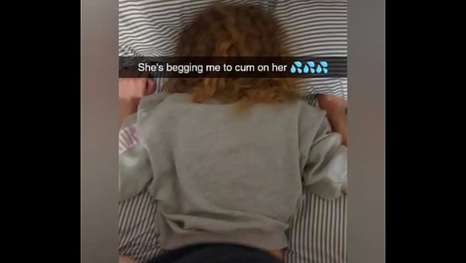 Snapchat'Te Borcunu Ödemek Için Sevgilisinin Aletini Yabancı Bir Adama Gönderdi.