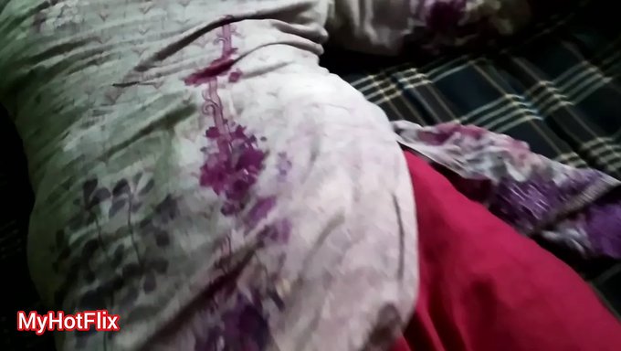Sevimli Ve Sulu: 18+ Çiftle Yeni Biseksüel Porno Videoları