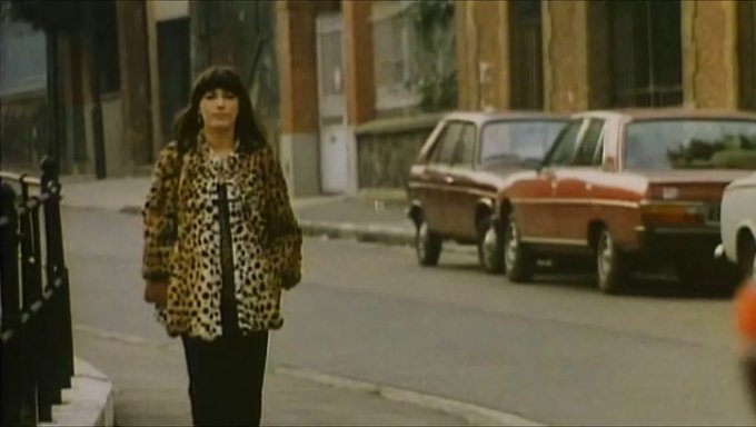 Ideal Sekreter: Gwenda Farell'In Ofisteki Baştan Çıkarışı.
