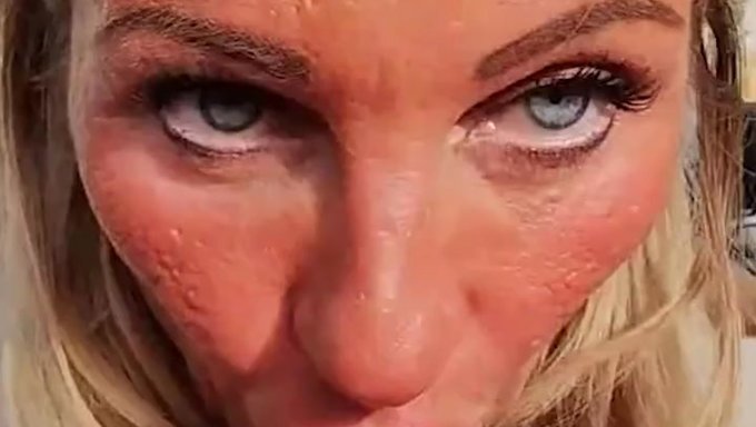 Göğüslü Teyze Aile Tatilinde Seks Yapmaktan Hoşlanıyor - Mydirtyhobby