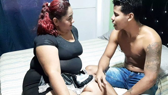 Güzel Şişman Bir Kadının Amını Dokunmak - Ev Yapımı Bir Video