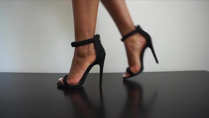 Siyah Esmer Güzellik Seksi Ayaklara Sahip.