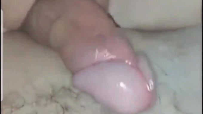 Itaatkâr Orospum, Cowgirl Pozisyonunda Parmaklanıyor Ve Sikişiyor