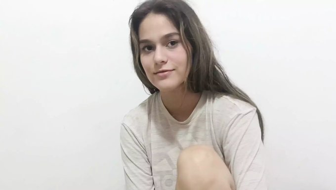 Amatör Bir Kovboy Kız, Üvey Erkek Kardeşinden Oral Ve Içine Boşalma Alır.