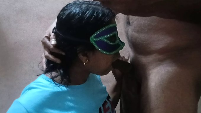 Genç Hintli (18+) Masaj Ve Boşalma Alıyor