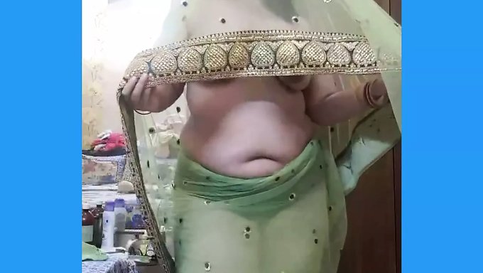 Hintli Milf, Kocasını Net Bir Saree Ile Tahrik Ediyor