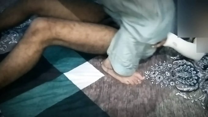 Desi (Punjabi) Genç Sertleşiyor