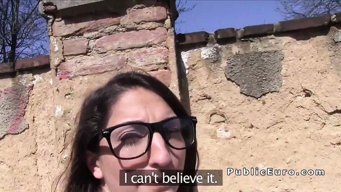 Çirkin Esmer Tarafından Amatör Cowgirl Sürüşü