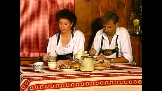 Vintage Alman Blowjob Ve Tüylü Heidi Ile Cumshot Aksiyonu