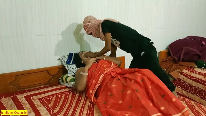 Hint Karısı Yerel Bir Hayduttan Sert Seks Ve Bdsm Alıyor