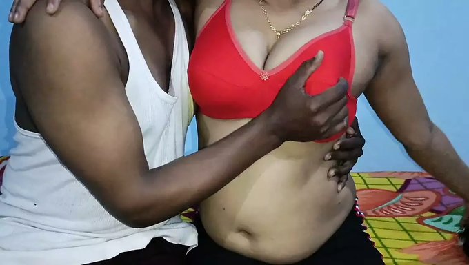 Desi Anjali'Nin Kocası Ve Büyük Doğal Göğüsleriyle Olan Evliliğini Izleyin
