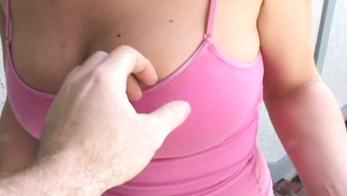Bu Iki Milf, Gerçeklik Tv Yıldızıyla Üçlüde Sıvı Fışkırırken Izleyin