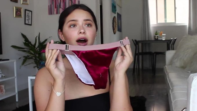 Güneşte Bikini Ile Oynayalım