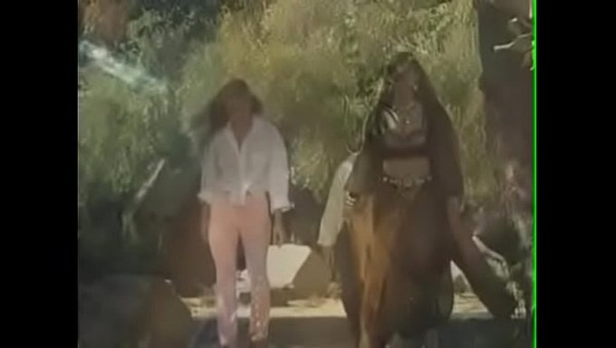 Kamasutra Çalışması: Cinsel Zevke Ulaşmak Için 100 Poz