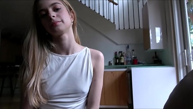 Üvey Babayla Pratik Yapmak, 18’lik Için Ateşli Bir Deneyime Dönüşüyor – Aile Terapisi