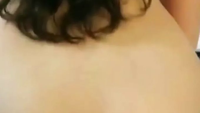 Amoi'Nin Güzel Poposu Bu Inanılmaz Videoda Sikişiyor