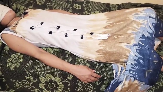 Desi (Punjabi) Öğrencisi Sert Sikiliyor
