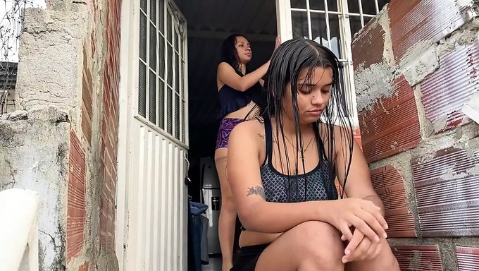 Üvey Kız Kardeş Sert Seks Videosunda Beceriliyor Ve Amını Yiyor