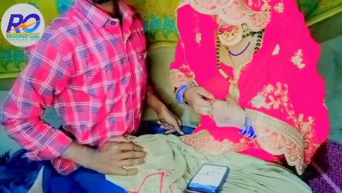 Hindi Sesli Hintli Genç (18+), Amatör Karısı Tarafından Yüzüne Sikişiyor Ve Parmaklanıyor