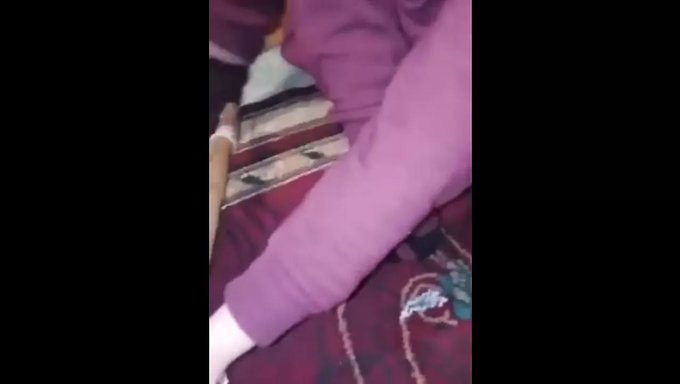 Azgın Kazak Kız Aşağılanıyor