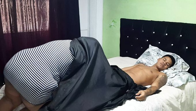 Üvey Annesinin Derin Boğaz Fetişi: Bölüm 1