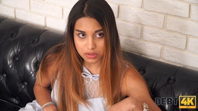 Rus Blowjob'Unda Özel Bir Yetenek Olan Genç, Debt4k'Ya Unutulmaz Sert Seks Için Katılıyor